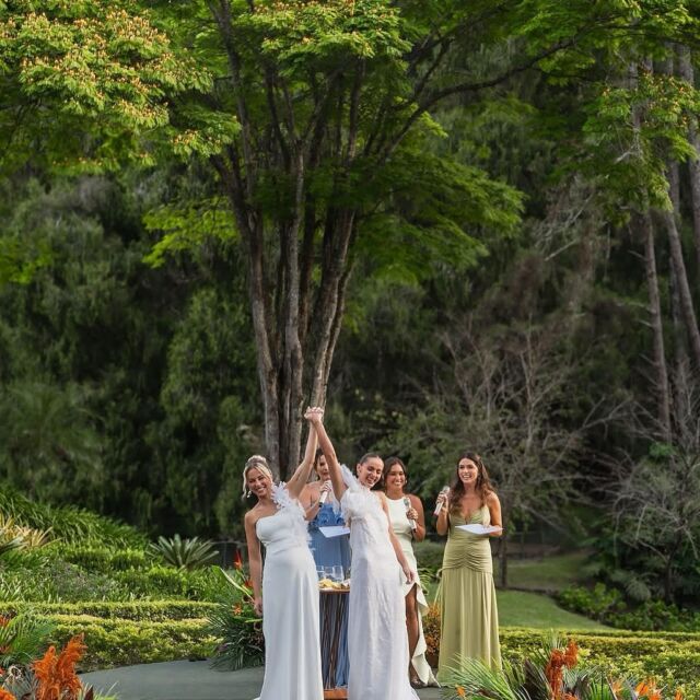 Nesse último sábado, as noivas da @marinamacielcerimonial subiram ao altar e viveram o tão sonhado dia do casamento. As fotos demonstram a tamanha felicidade e brilho no olhar de cada uma delas por viver esse momento. ✨

Deslize para o lado para conferir mais detalhes!

Fotos: @claramiloski 

#casamentonaserra #casamentonocampo #cerimonial #noivas #noiva