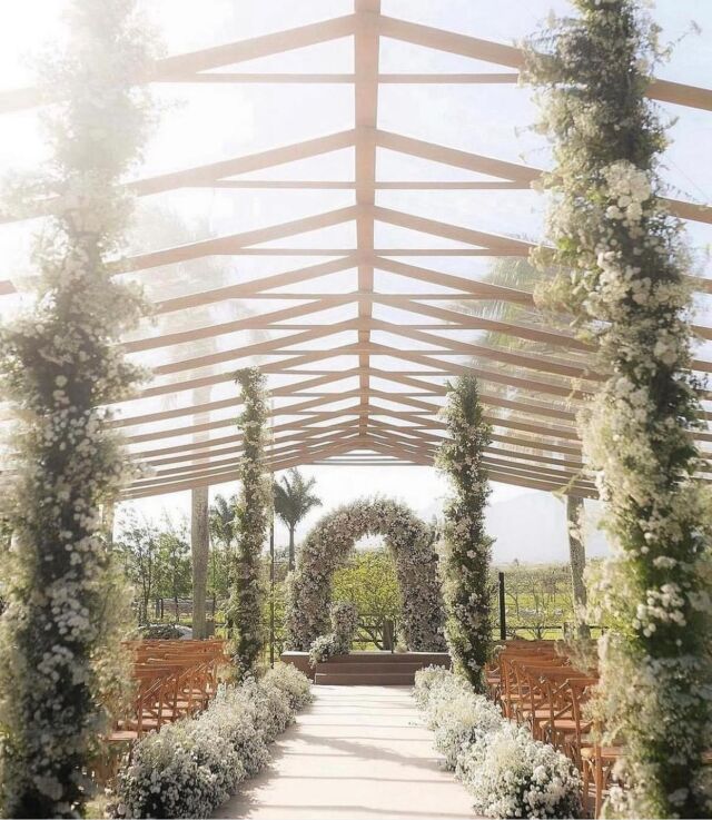 Casamento lindo com uma decoração lúdica e romântica, assinada pela @renatastabiledecor, para 1.500 convidados.

Deslize para ver todos os detalhes dessa produção inesquecível!

Fotos: QG Weddings
#casamentorj #decoraçãocasamento #casamento #casamentoaoarlivre #casamentonoriodejaneiro #cerimoniacasamento #weddingdecor